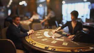 Image for article: How 21 Brought the MIT Blackjack Team’s Strategy to Life – And Could It Work in Online Casinos?